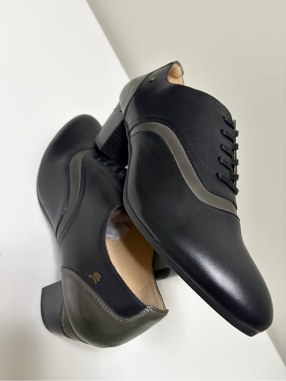 Goodomien Women’s Black & Grey Leather Oxford Chunky Heel Pumps Size 40 / US 9 - Picture 13 of 15